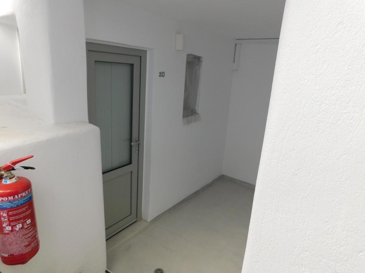 Calm Center Rooms Φηρά Εξωτερικό φωτογραφία